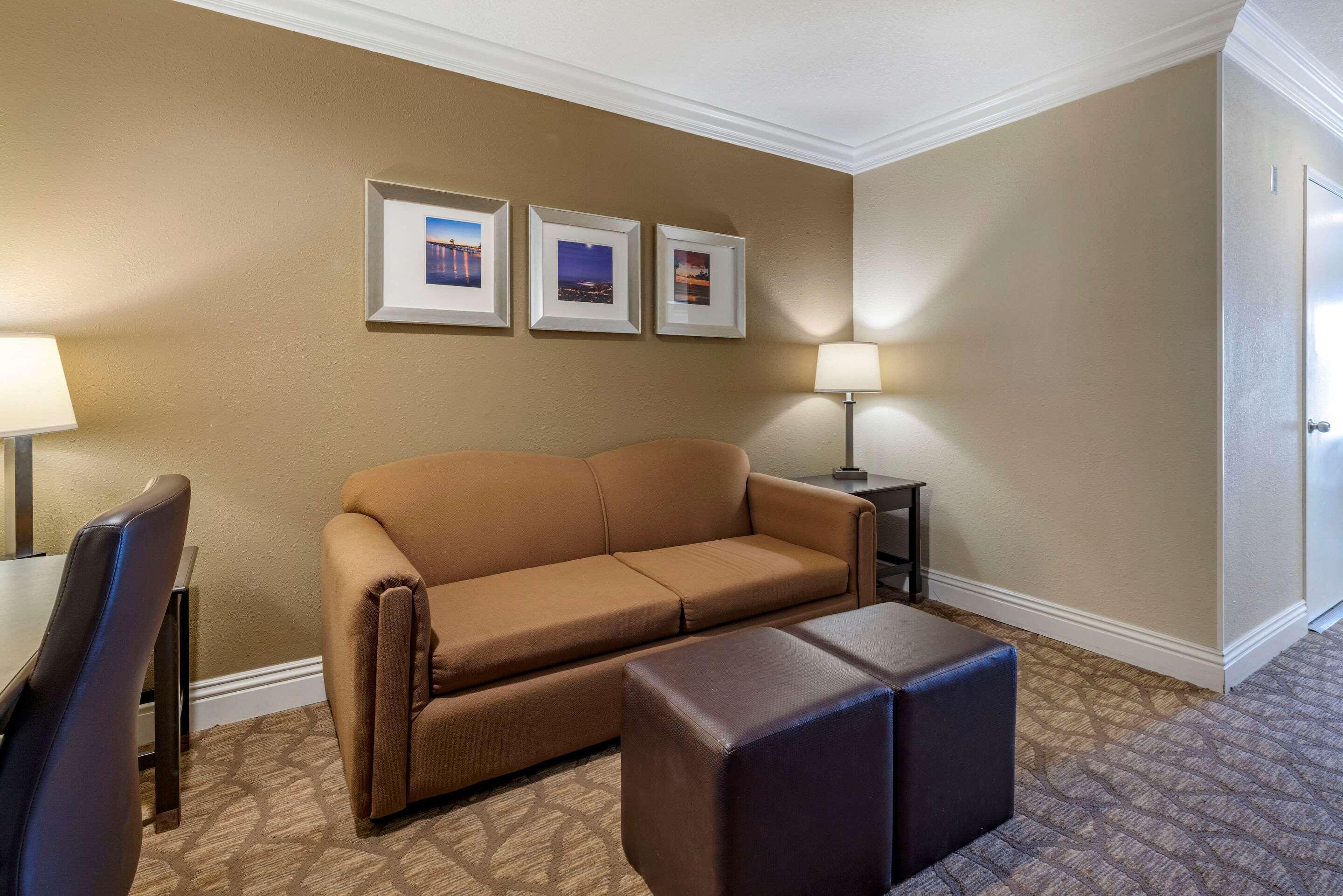 Comfort Hotel 3*