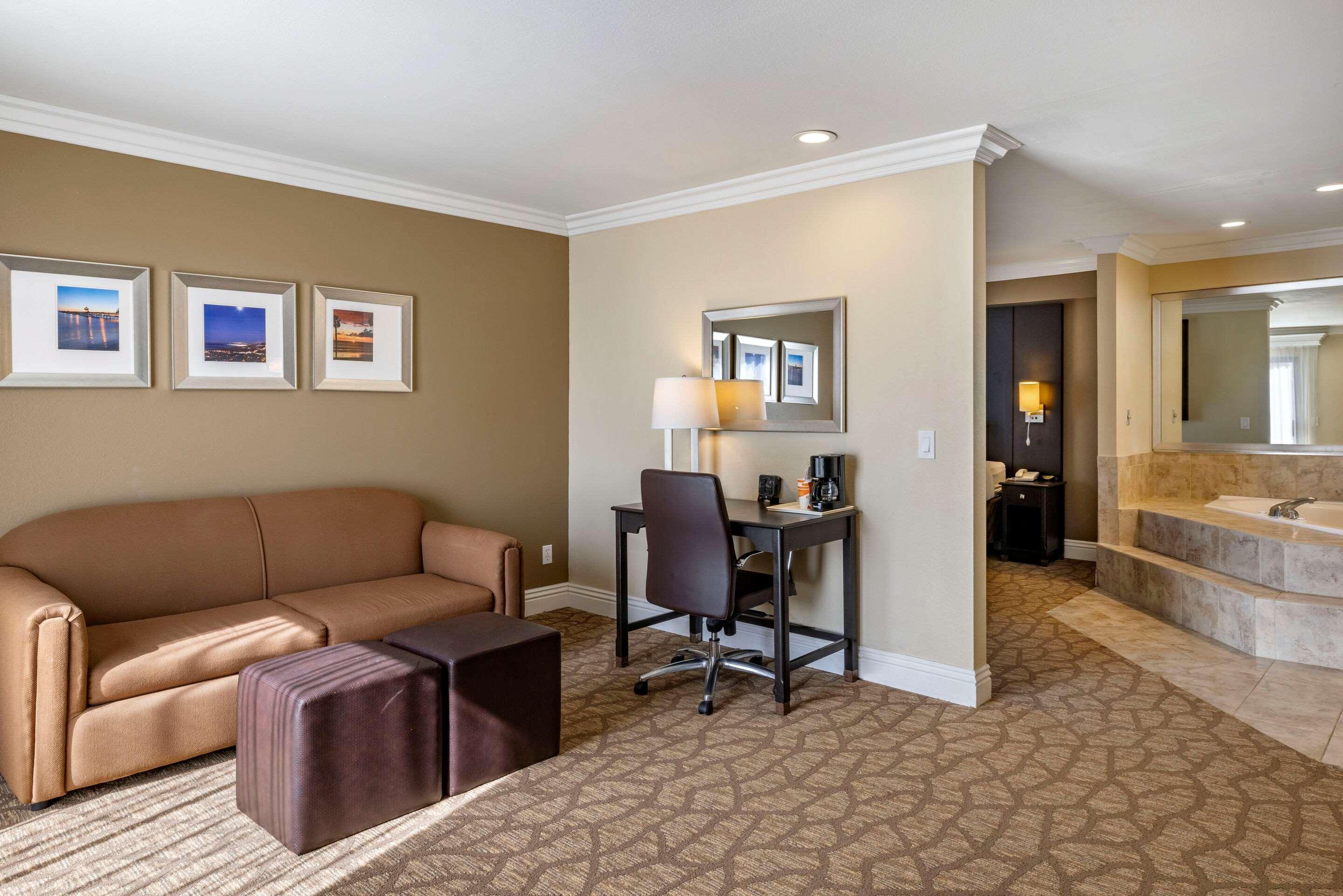 Comfort Hotel 3*